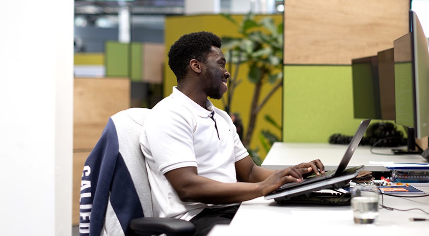 Developer Ibz working at his desk